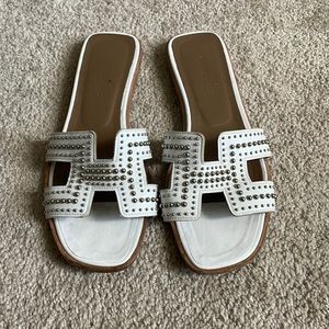 Authentic Hermes Oran studded white leather sandals, size 37/7